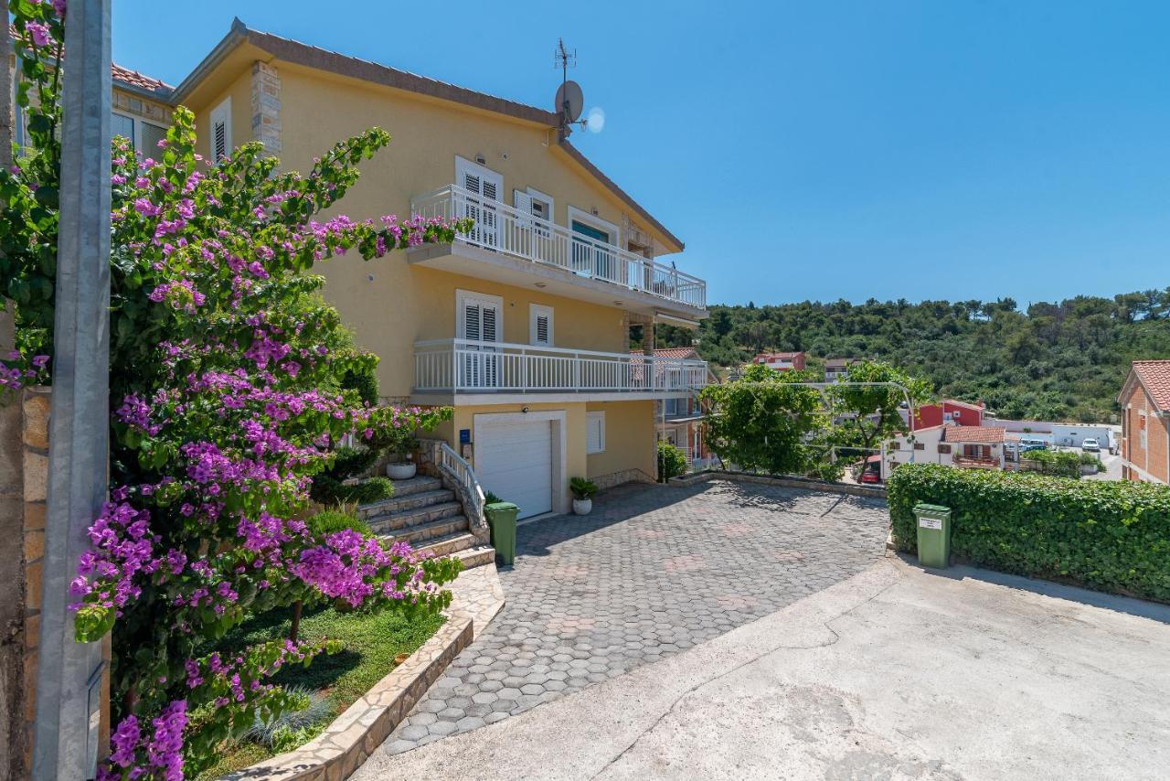 Apartments Kapetan Trogir Exterior photo